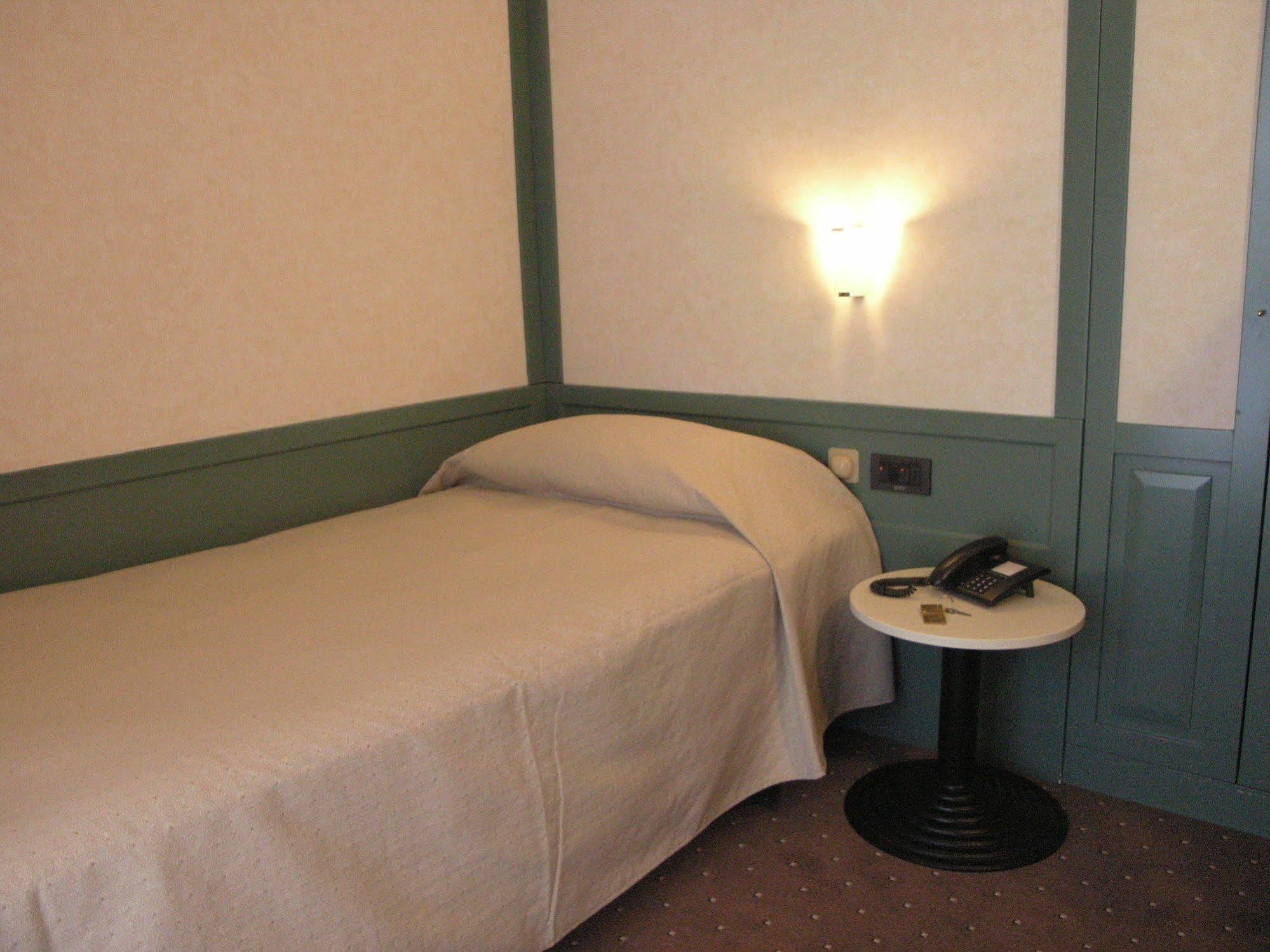 Smeraldo Hotel 2*