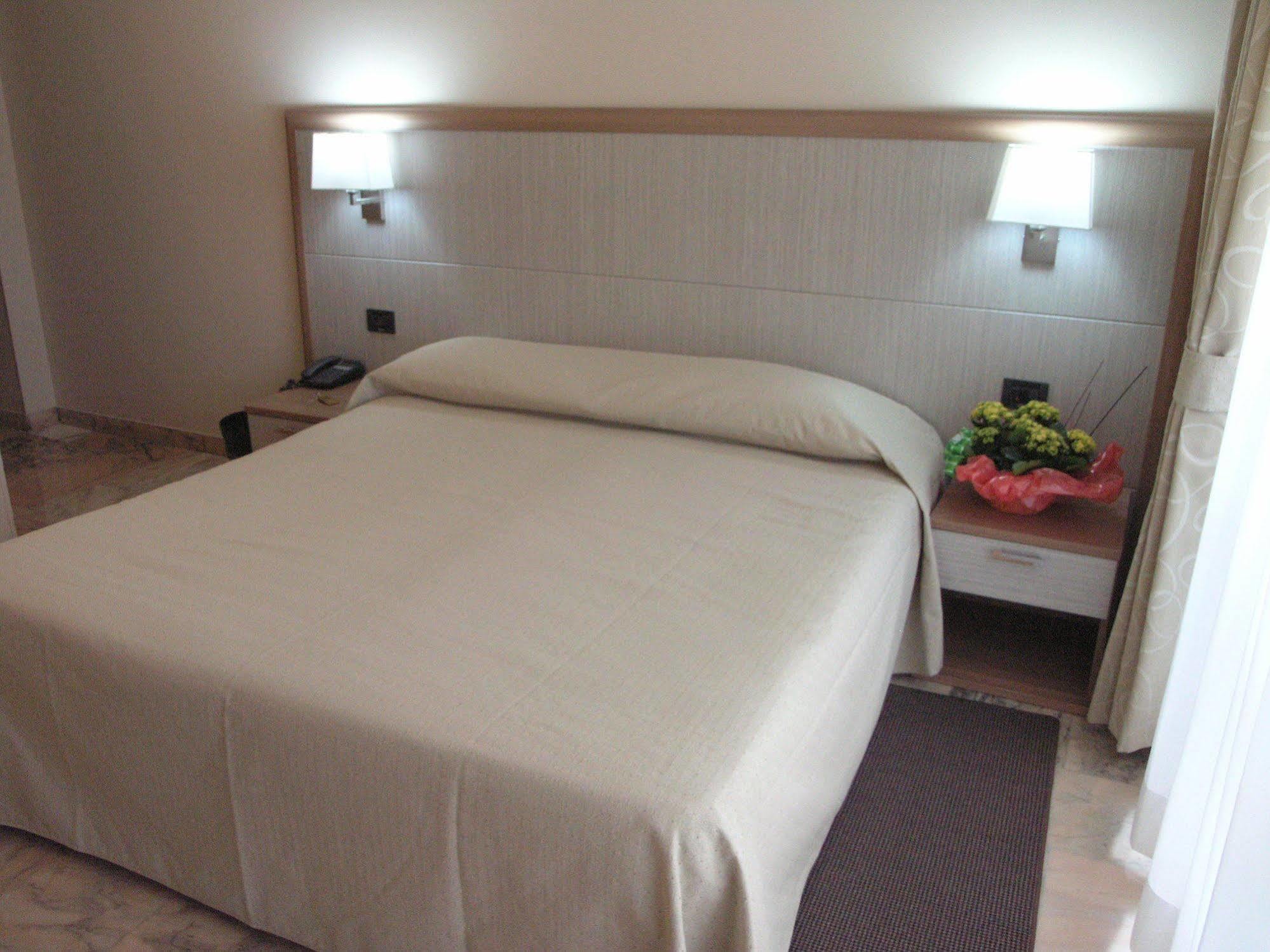 Smeraldo Hotel 2*